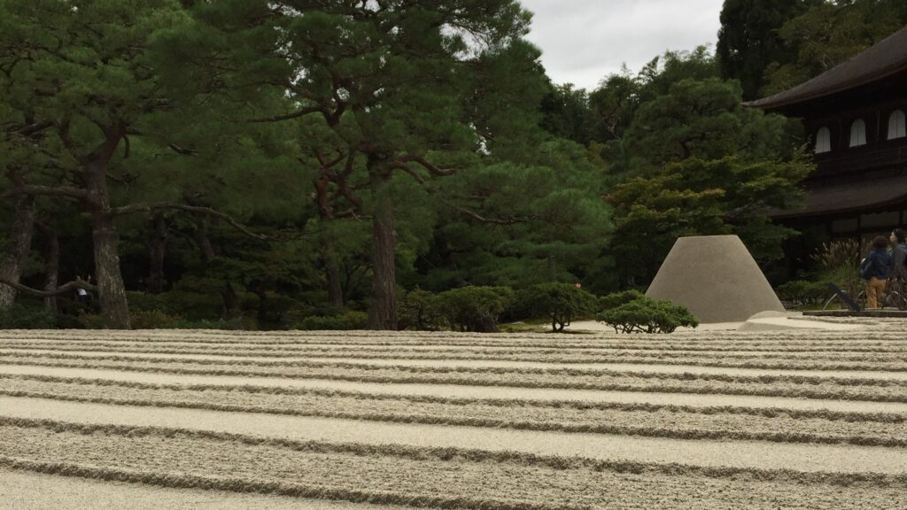 Ginkakuji (Sliver Pavillion) in Kyoto, white sand Ginshadan and the truncated cone structure of the Kogetsudai_銀閣寺銀砂壇と向月台