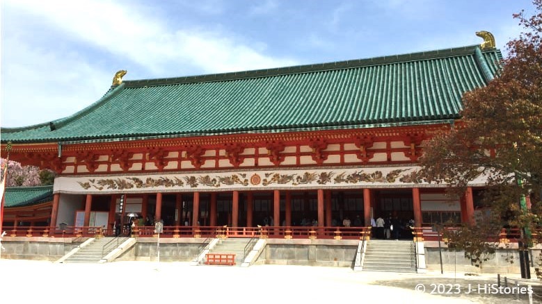 The Daigokuden (outer hall of worship) of Heian Jingu Shrine_平安神宮大極殿