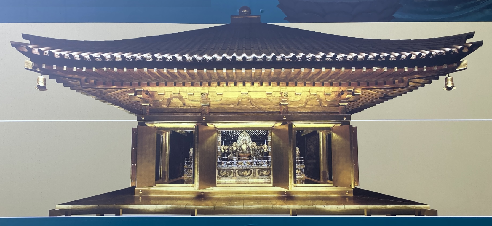 Golden Hall of Chusonji Temple_中尊寺金色堂